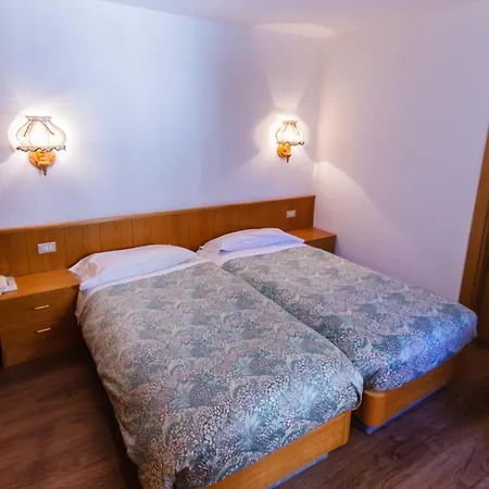 Ottoz Meuble מלון 3*