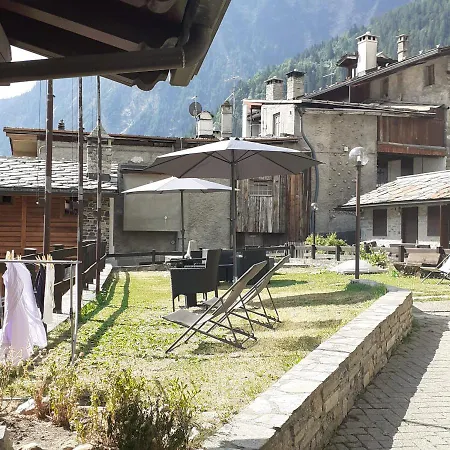 Ottoz Meublé 3* Courmayeur