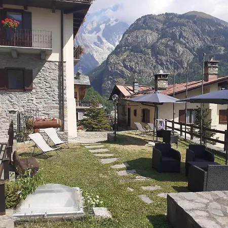Ottoz Meublé 3* Courmayeur
