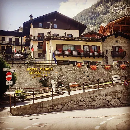 Ottoz Meuble 3* Courmayeur