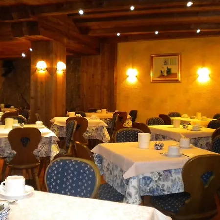 Ottoz Meuble 3* Κουρμαγιέρ