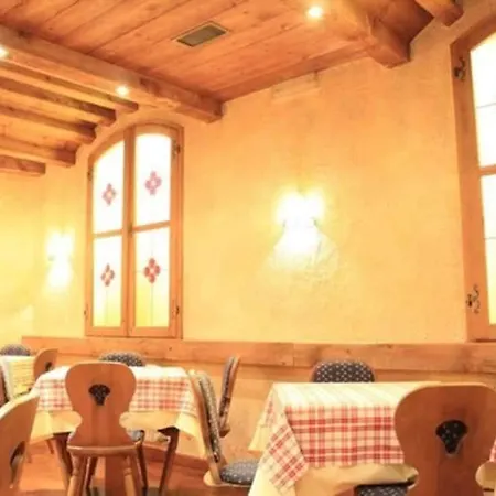 Ottoz Meuble 3* Courmayeur