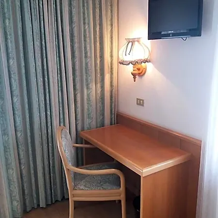 Ottoz Meuble 3* Κουρμαγιέρ