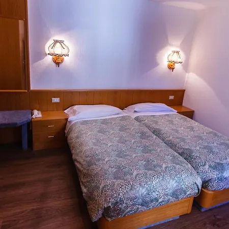 Hotel Ottoz Meuble 3*