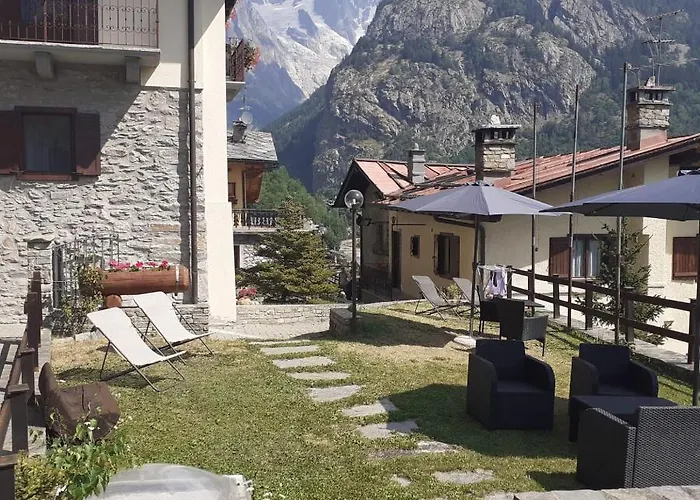 Ottoz Meuble 3* Courmayeur