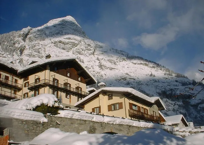 Ottoz Meublé 3* Courmayeur